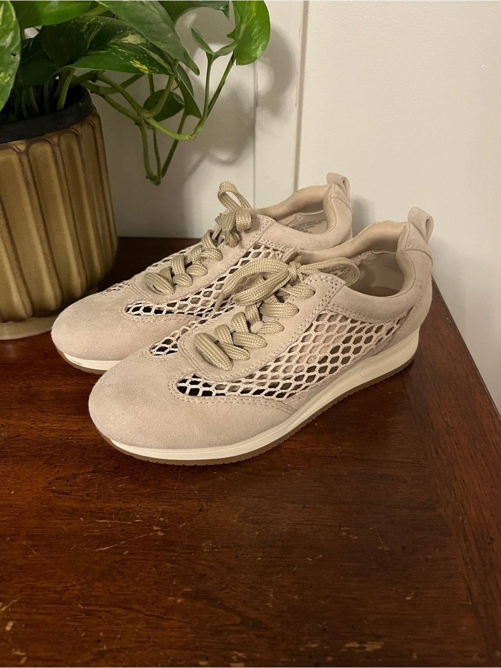 Giani Bernini Beige Suede Mesh Casual Sneakers size 6